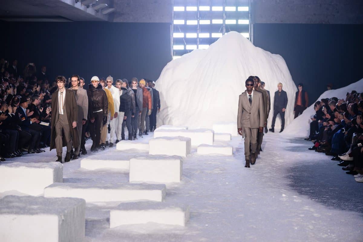 ERMENEGILDO ZEGNA COUTURE CREATES SNOWY WONDERLAND FOR FALL SHOW ERMENEGILDO ZEGNA COUTURE CREATES SNOWY WONDERLAND FOR FALL SHOW
