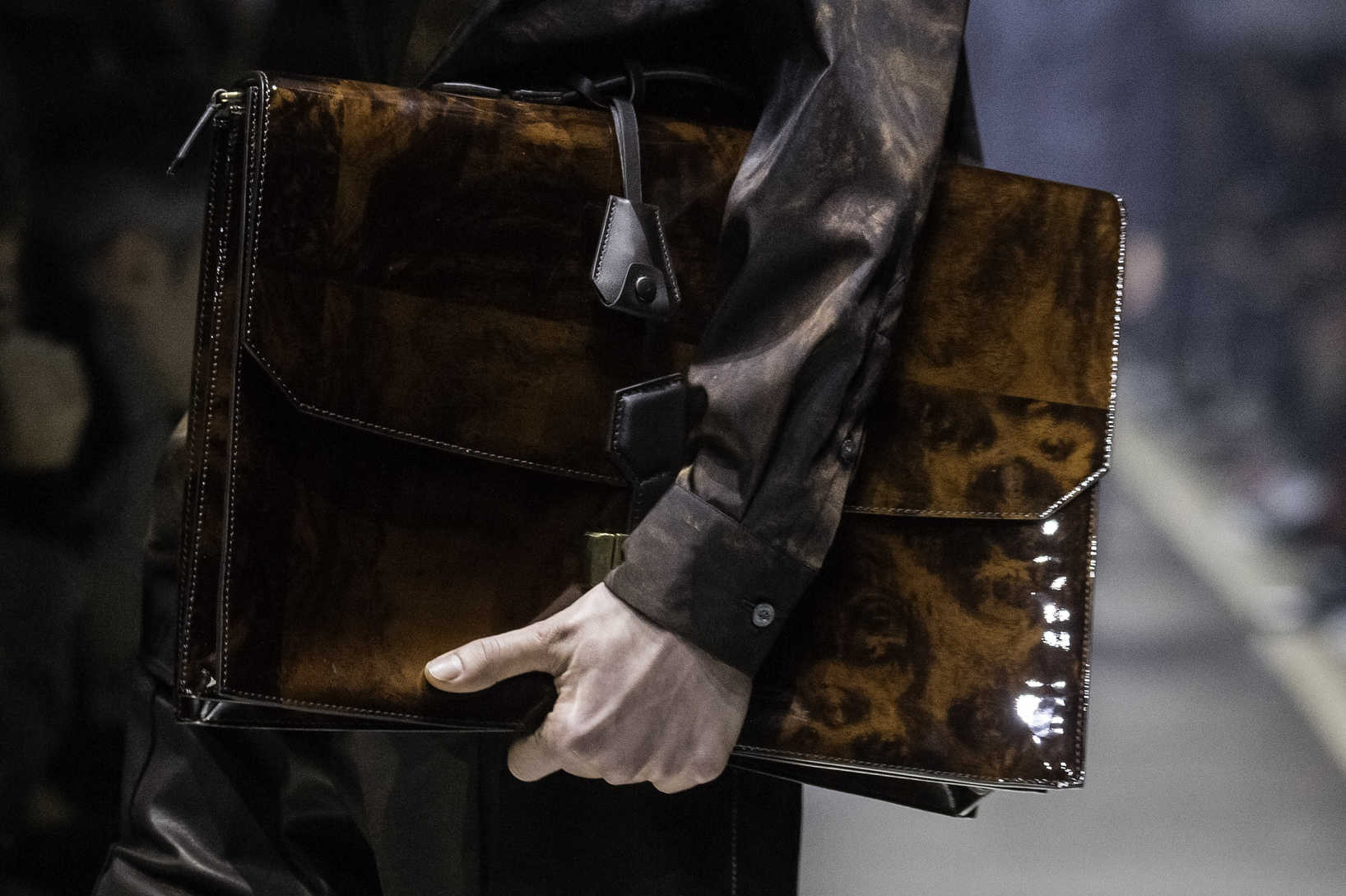 DUNHILL TO RELEASE CAPSULE INSPIRED BY WALNUT CAR DASHBOARDS - MR