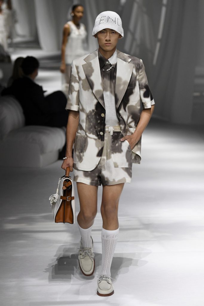 FENDI SHOWS FRESH, BREEZY COLLECTION FOR SPRING - MR Magazine