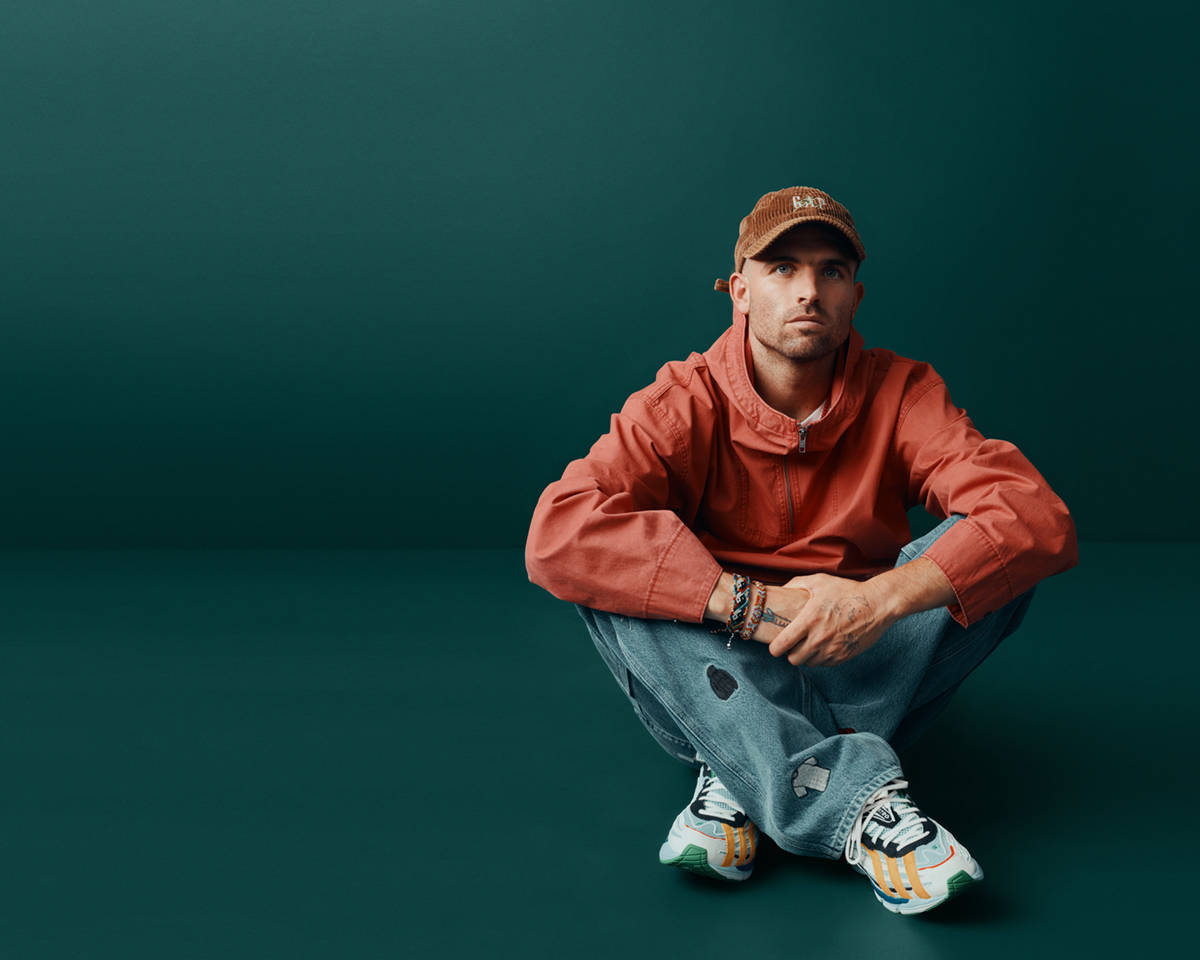 GAP AND SEAN WOTHERSPOON DESIGN REISSUE COLLECTION FOR THE FIRST