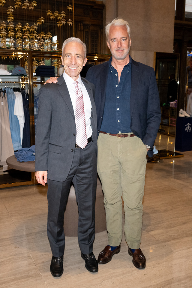 ★ストーン★定価7万8千円超　BROOKS BROTHERS Facebook